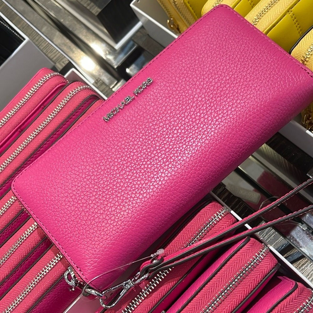 MICHAEL KORS JST Leather Continental Wristlet Phone Case Wallet 
Dragonfruit NWT - Picture 7 of 16